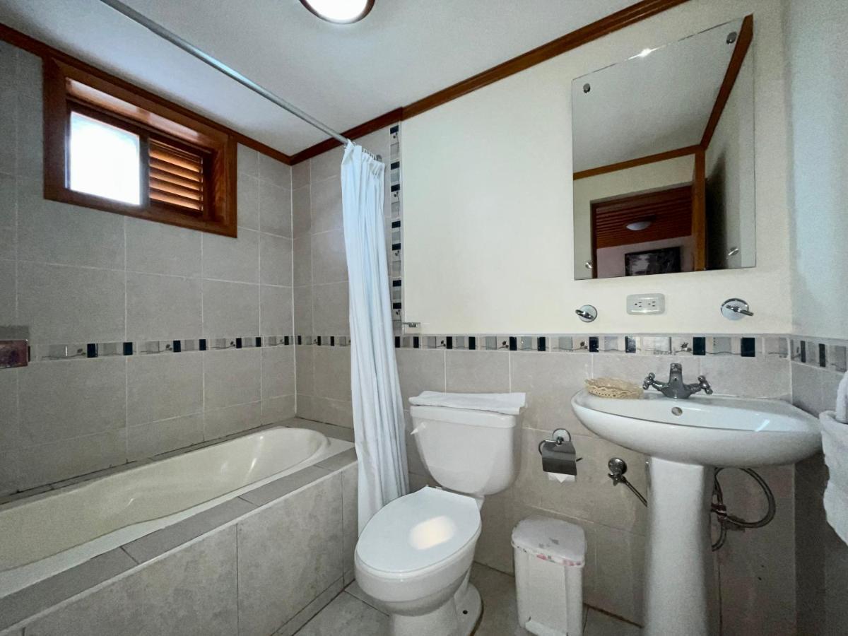 Hosteria La Condesa Honorato Vásquez Esterno foto