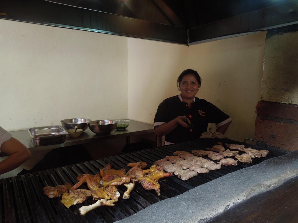 Hosteria La Condesa Honorato Vásquez Esterno foto